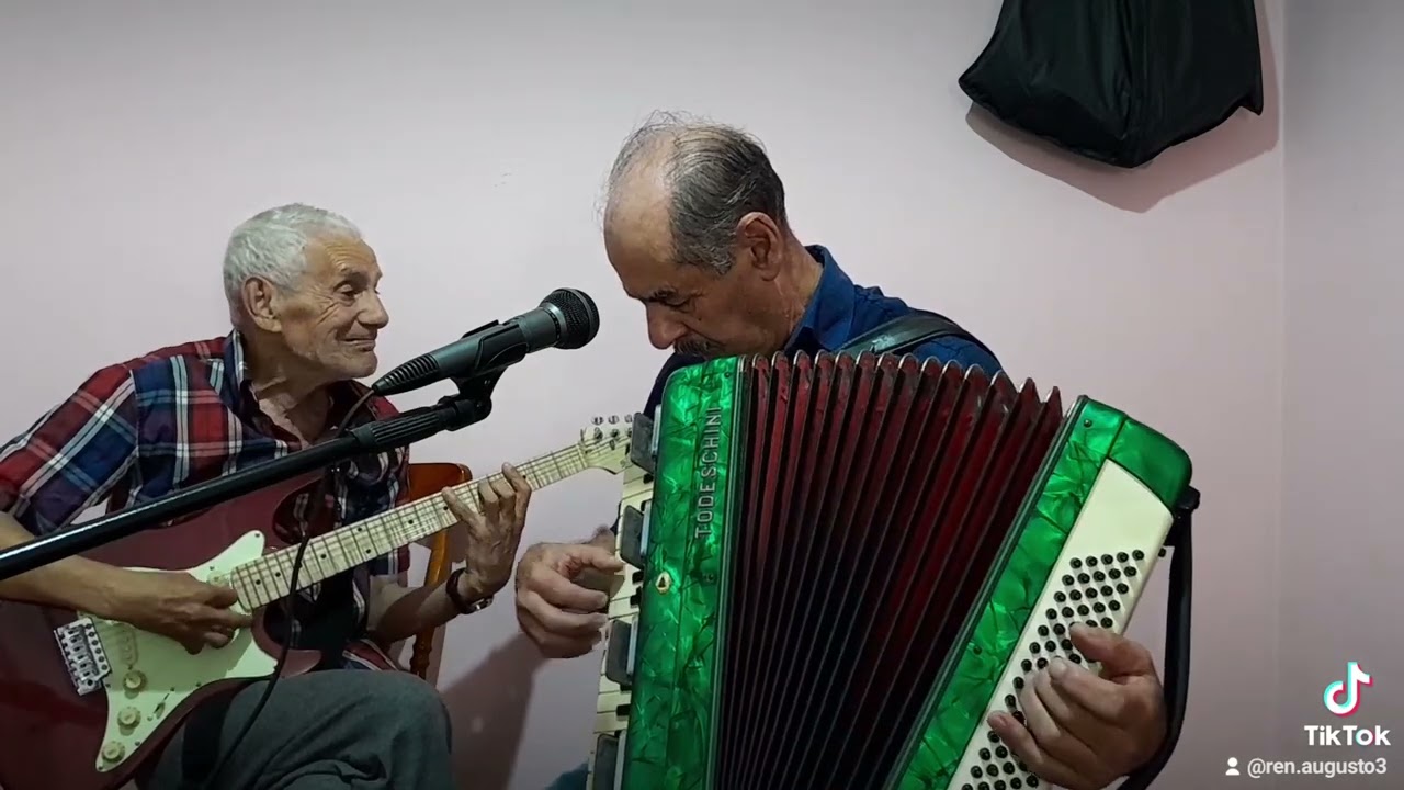 Música Cana Verde - Executada por René e Seu João.