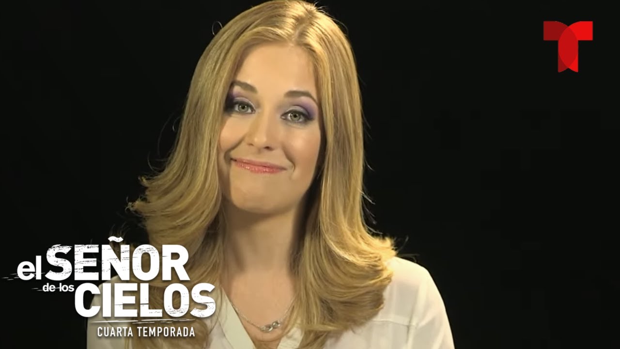 Carmen Aub responde a los tuits de los fans | Temporada 4 | El Se&ntilde;or de los Cielos