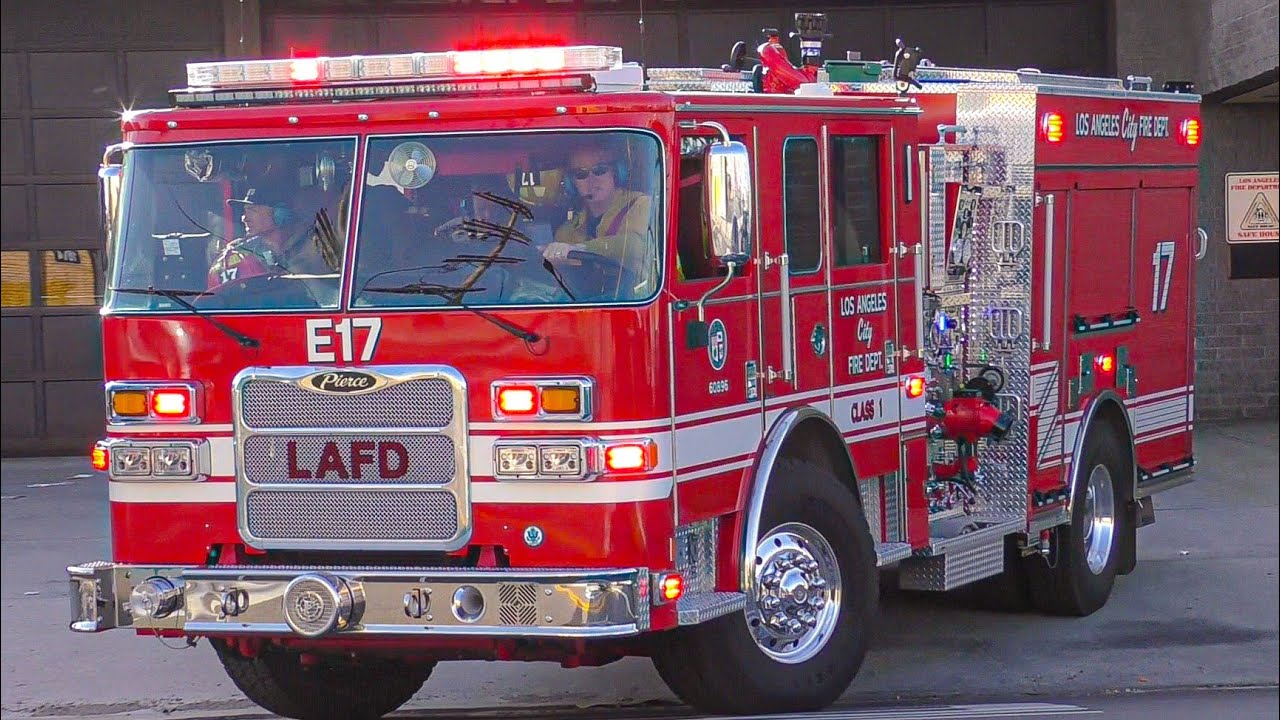 LAFD *BRAND NEW* Engine 17 & Rescue 17 Responding
