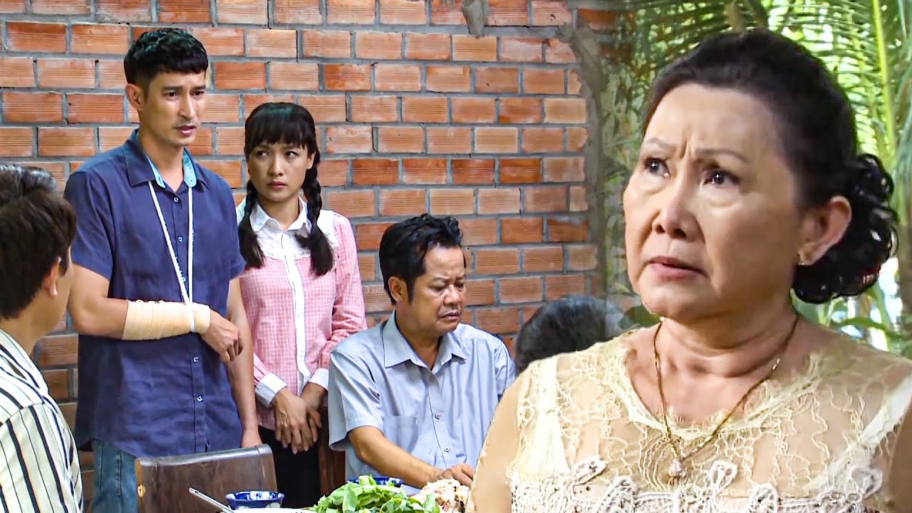 Bà chủ CAY ĐẮNG NHÌN CON TRAI vì một đứa gái quê thấp hèn CƯỚI CHUI KHÔNG THÈM NÓI 1 TIẾNG