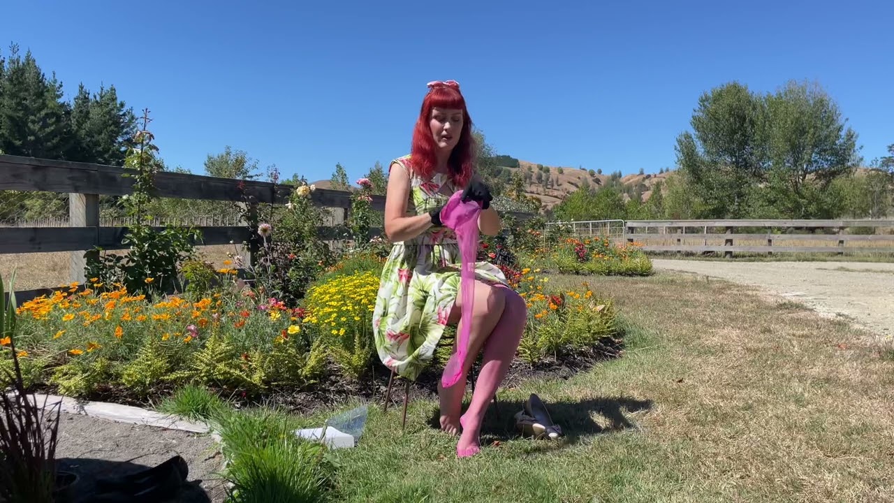 Miss Corsair Debonair: Bubblegum pink fully fashioned nylons