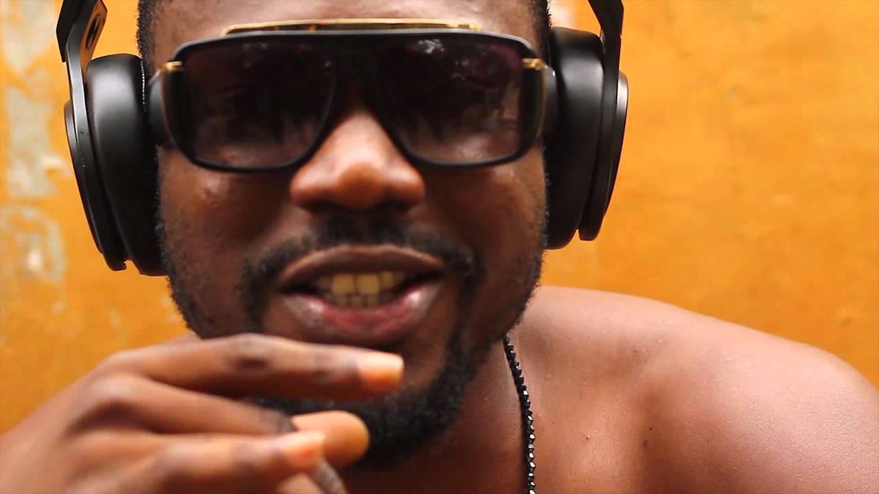 R2bees freestyle session with Castro, Tiffany and Zeddy..P1