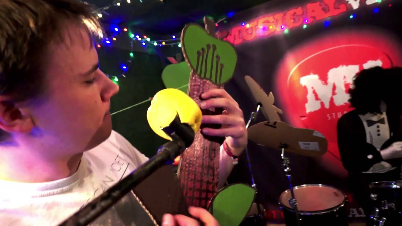 ROTU - Apple Juice (Music Video)
