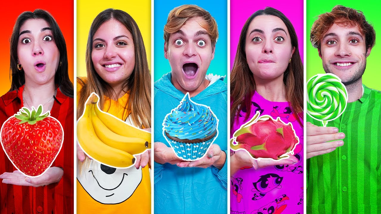 MANGIAMO SOLO CIBO DEL COLORE DEL NOSTRO PIGIAMA CON I NOSTRI AMICI PER 24 ORE! 👕