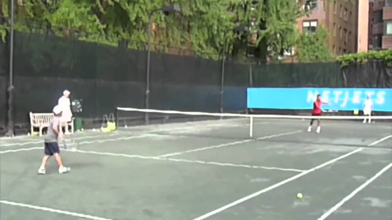 Tenis - Roger Federer​ contra un ni&ntilde;o de 8 a&ntilde;os.
