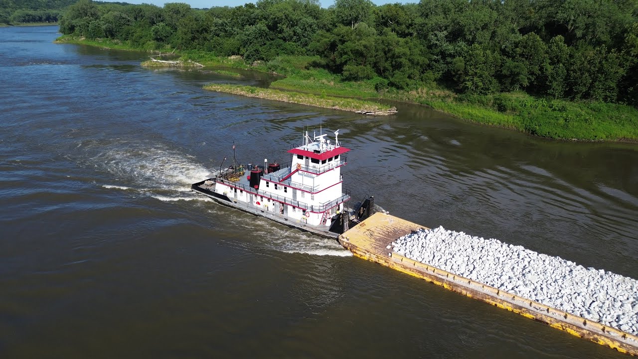 Barge Traffic on the Missouri River in Kansas City