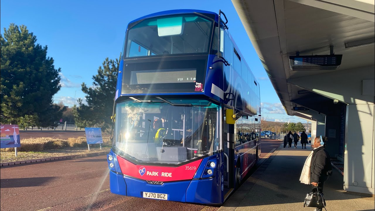 First Portsmouth Wright StreetDeck Ultroliner 35619 YJ70 BGZ on Service PR1 to Tipner Park&Ride