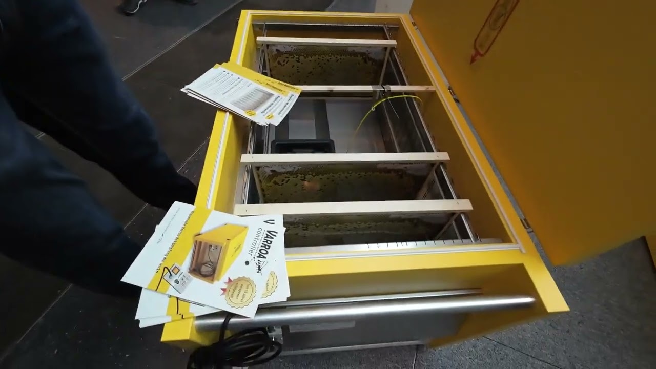 Varroa Controller  https://www.varroa-controller.de/
