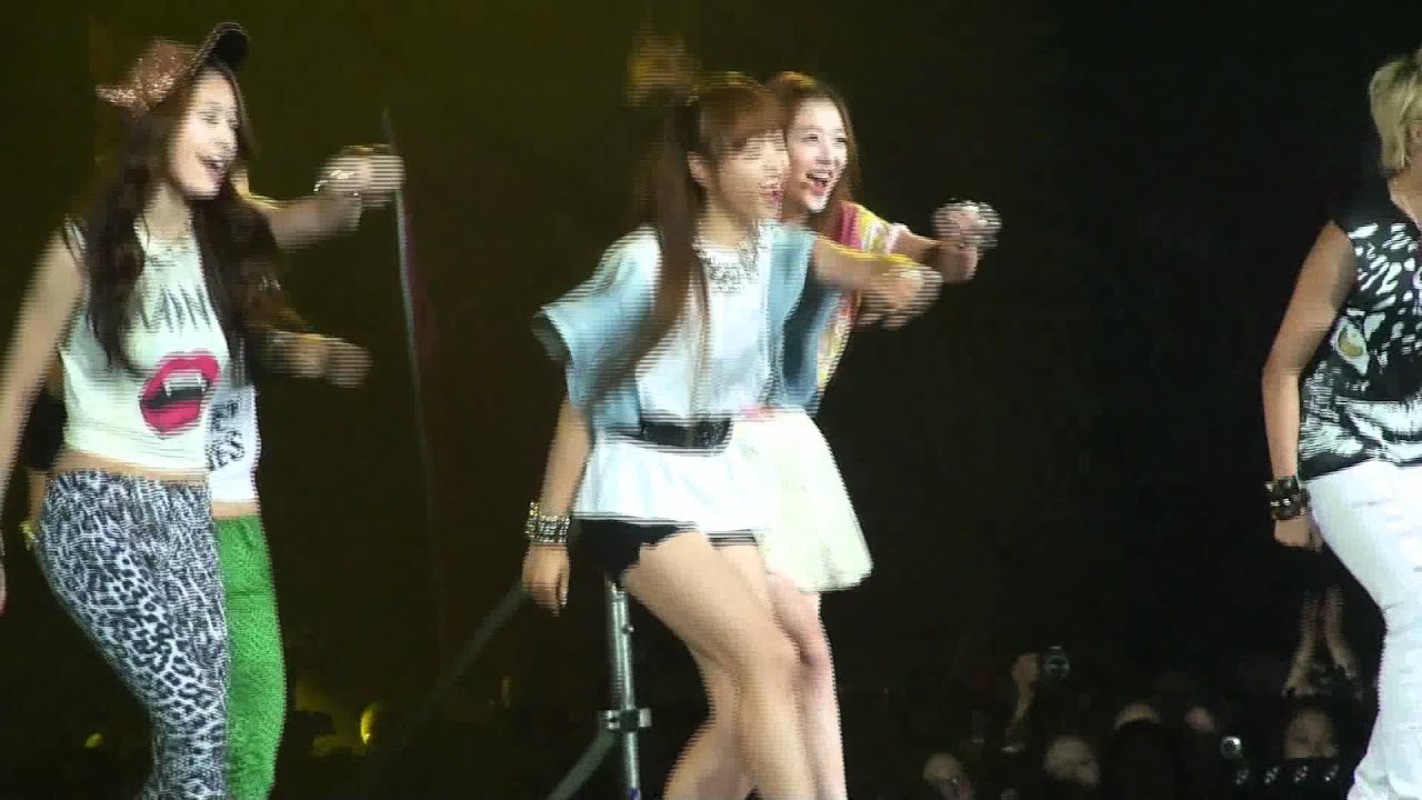 110611 Victoria focus-Ganster Boys cut (SMTOWN in Paris)