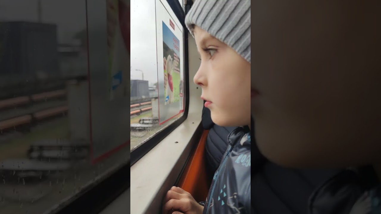 Подорож з Кирилом київським метро від Лісової до Дніпро