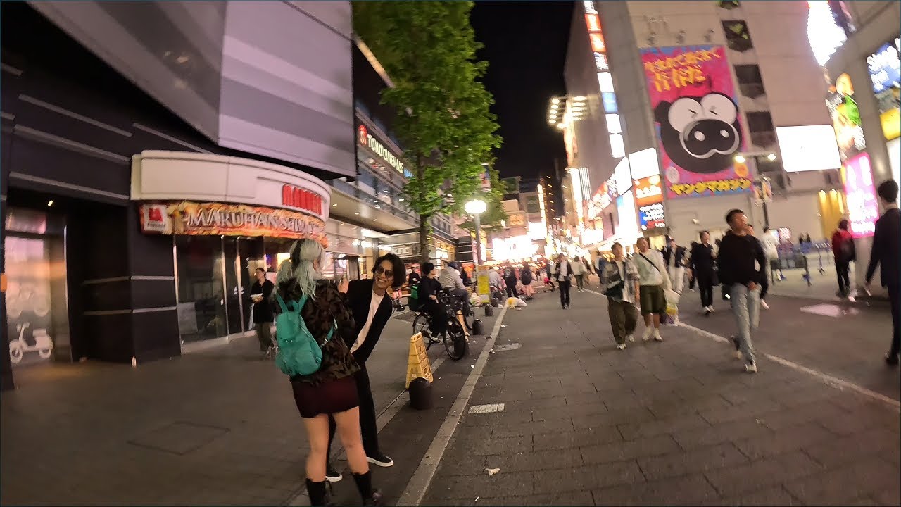 #4k Night Hike through Tokyos Kabukicho neighborhood.