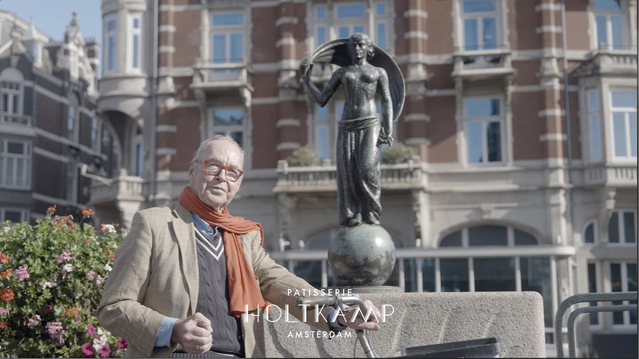 Cees Holtkamp fietst door Amsterdam: 'Het 8e wereldwonder zie je achter mij' | PATISSERIE HOLTKAMP