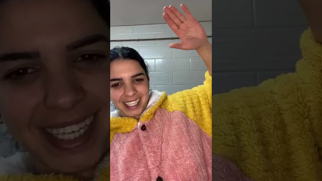 أنا و ماما فالكوزينة❤️راهي حالفا تكشفني قدامكم🥹سر لي غادي نخبركم بيه💔🥱فجأني راجلي