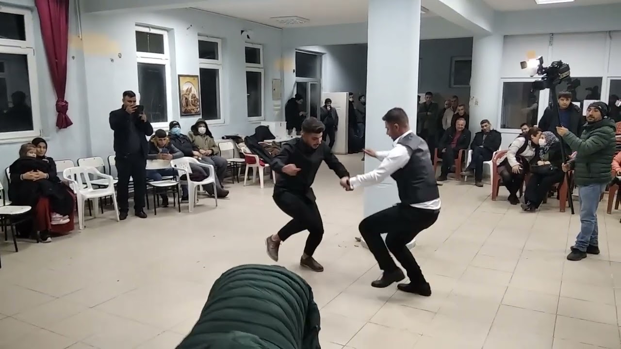 Selendi çortak köyü...  Bahattin ile Nurullah Dilek  Selendi oyunu
