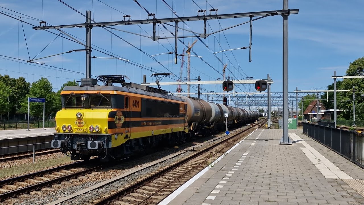 Treinen op station 's Hertogenbosch