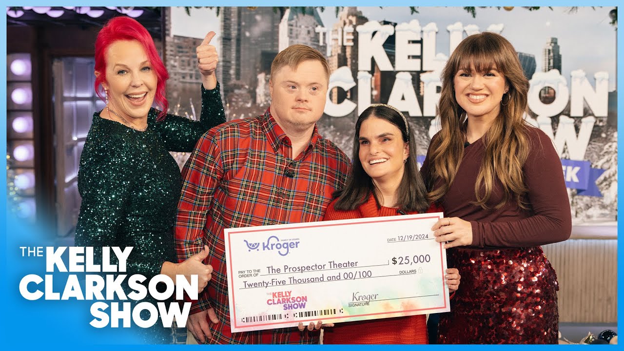 Kelly Clarkson Surprises Disability-Inclusive Theater With $25,000 From Kroger!