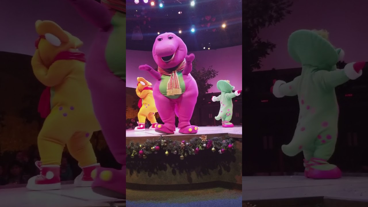 Universal Orlando - Holiday Barney Show