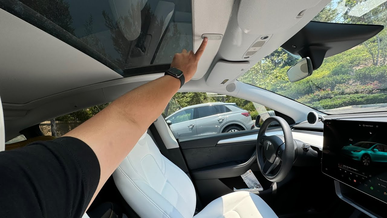 Почему Tesla не установила этот электрический солнцезащитный козырек на Model Y?