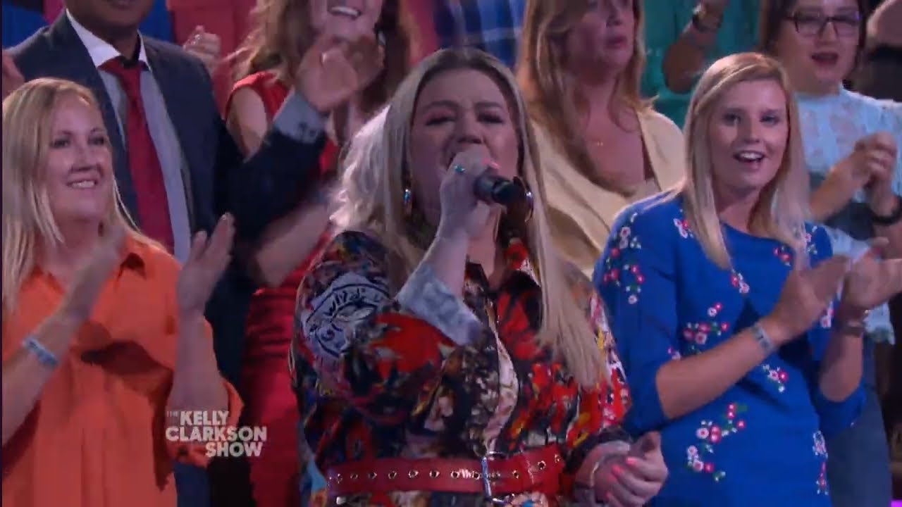 Lips Are Moving_ Kellyoke!! Kelly Clarkson Live Singing Show 