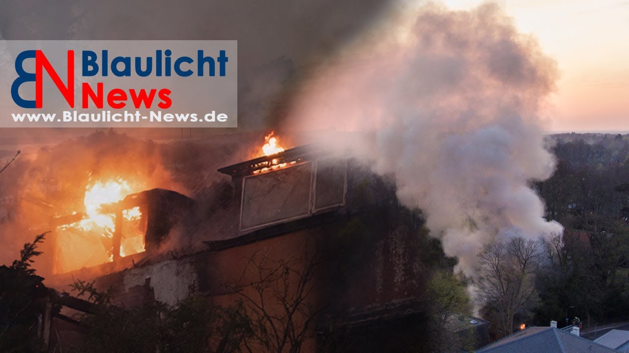 Einfamilienhaus in Blankenese brennt lichterloh