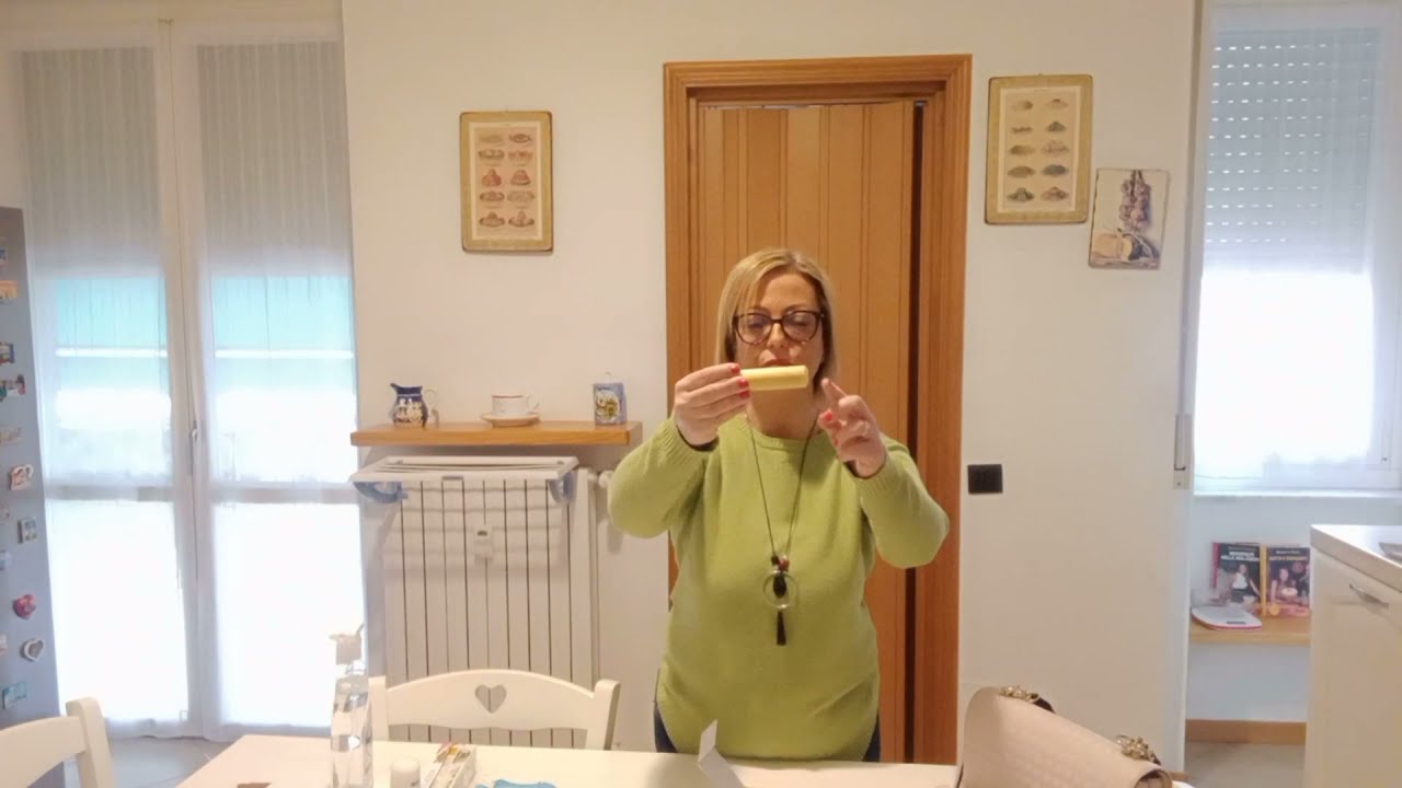 COSA c'è nella mia borsa?piccoli consigli furbi😱😁