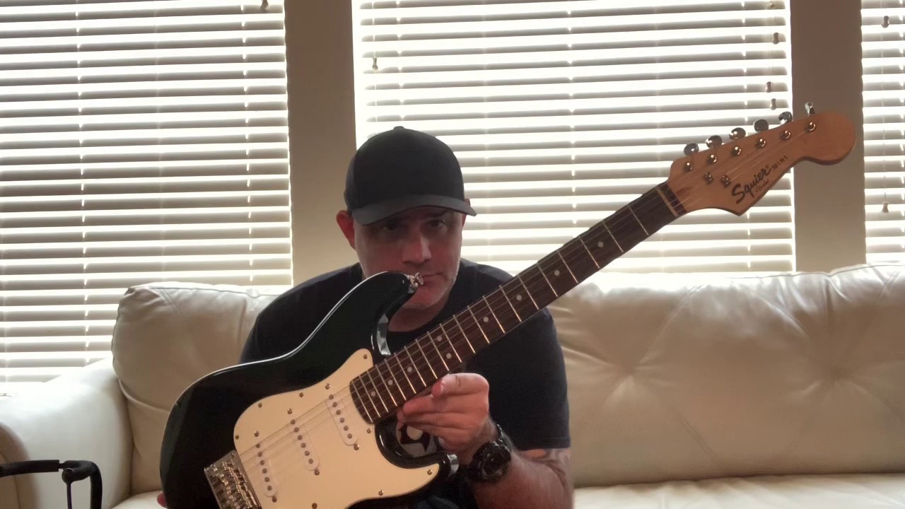Best First Guitar for Kids? Fender Squier Mini review. Parents Watch this before buying