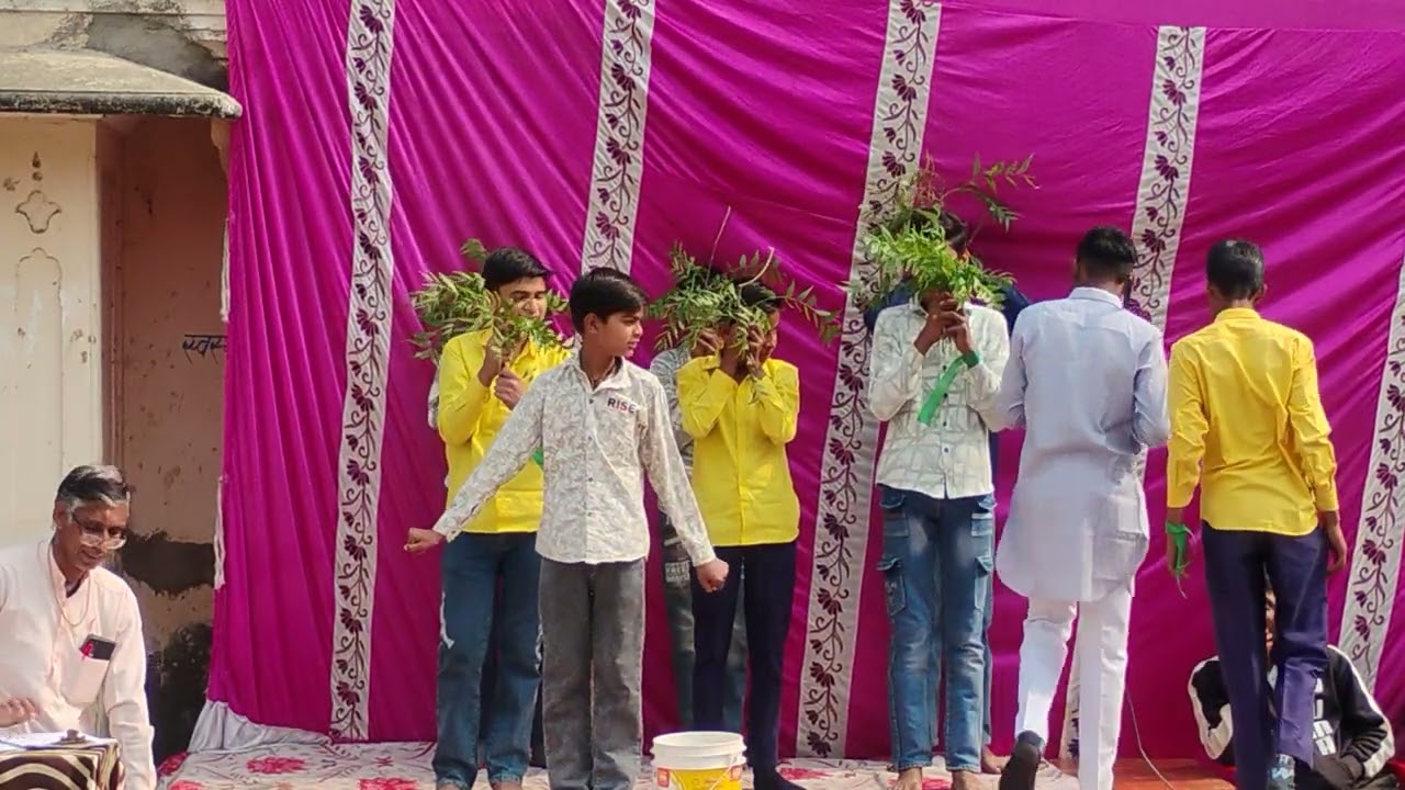 पेड़ों को बचाने के लिए जनता को प्रेरित करते हुए बाल कलाकार द्वारा शानदार राजस्थानी कॉमेडी आदर्श 