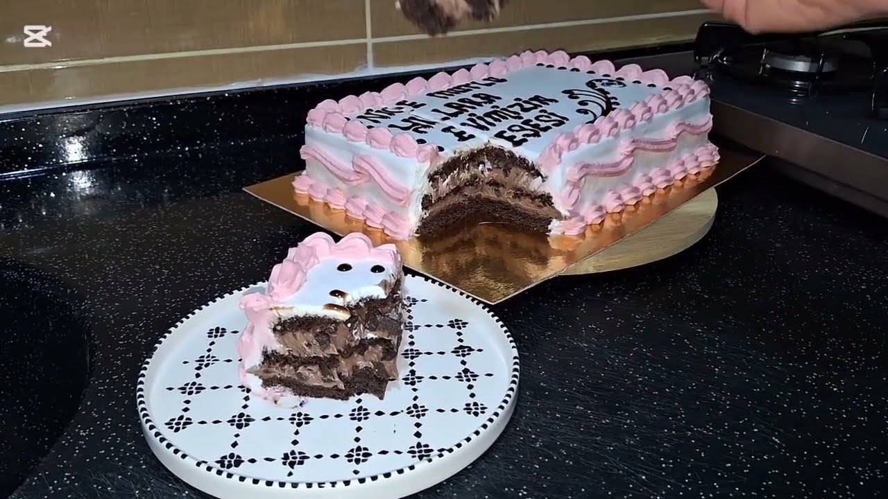 🍰evde en kolay doğum günü pastası yapılışı 🍰#yaşpasta #doğumgünü #pastane #pastakreması 