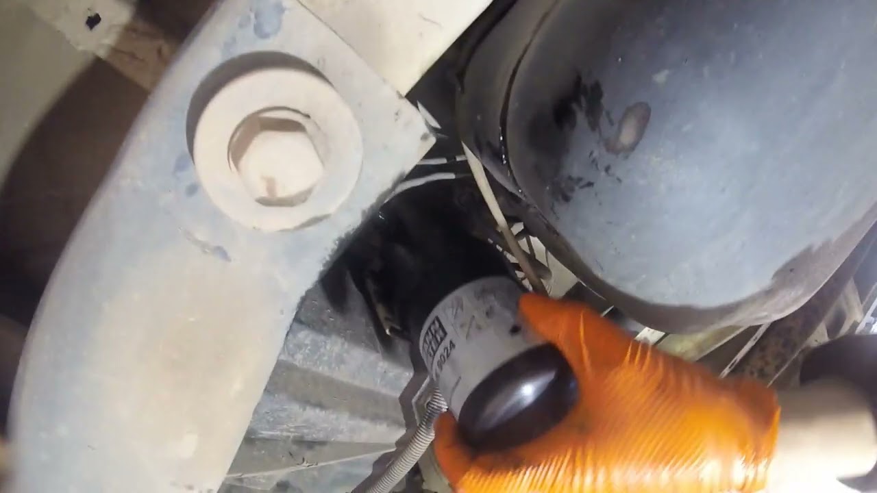 How to change the fuel filter VW Crafter Mercedes Sprinter