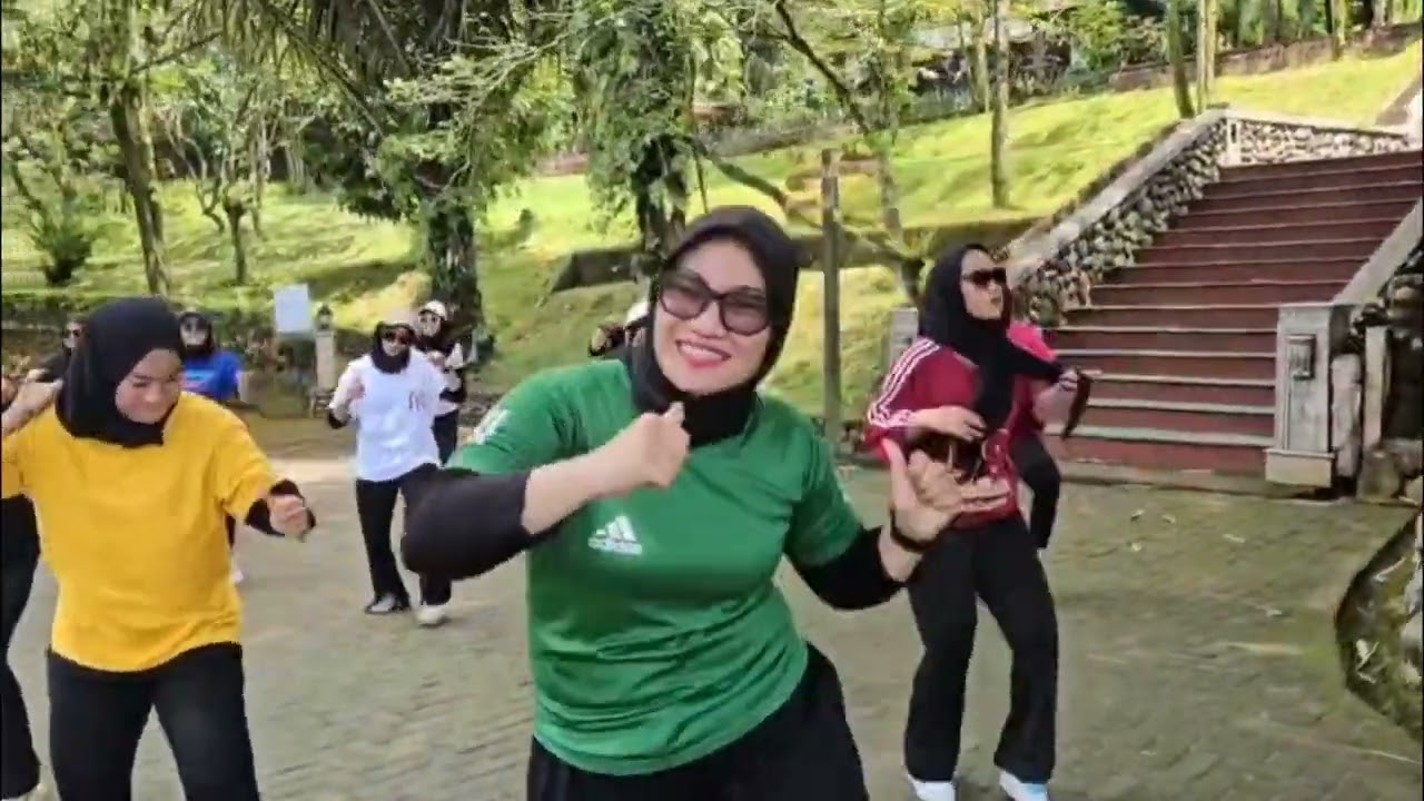 Tor monitor ketua / choreo by adinda amela / my team #sanggarkakrona #dance #zumba #fylpシ #remix