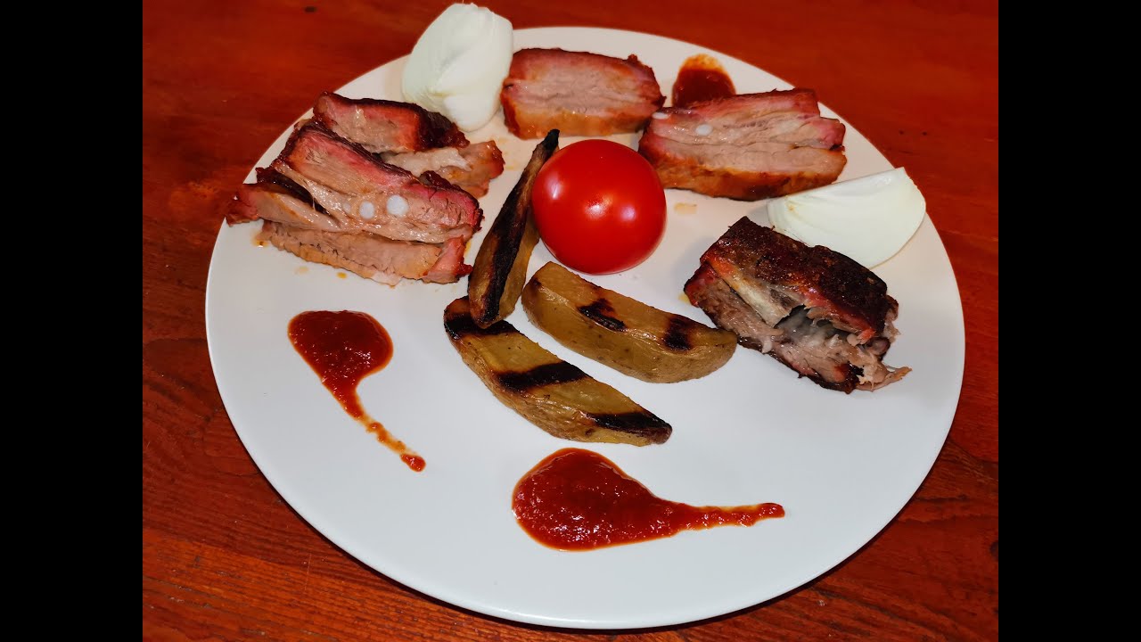 Sous vide oldalas füstölőszekrényben paradicsomos szósz bevonattal