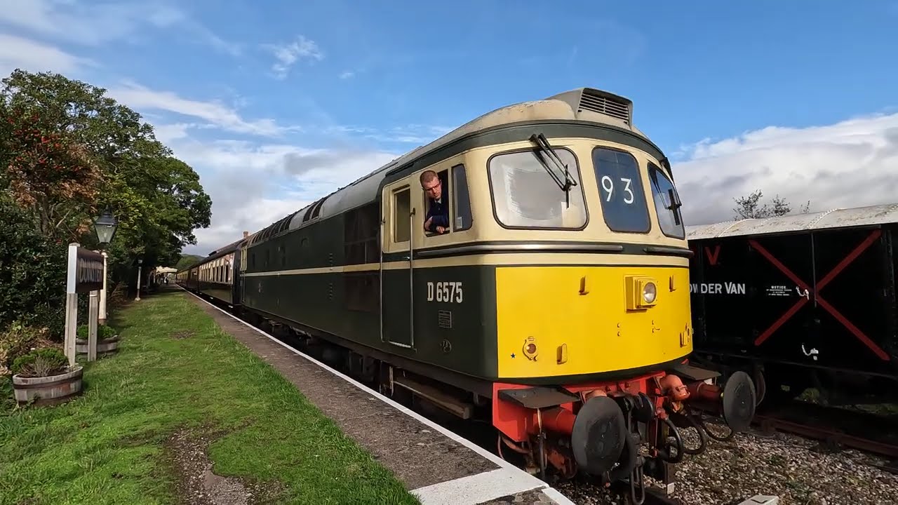 Class 33 D6575 Departing Dunster Station | West Somerset Railway Diesel | 18th Sept 2025