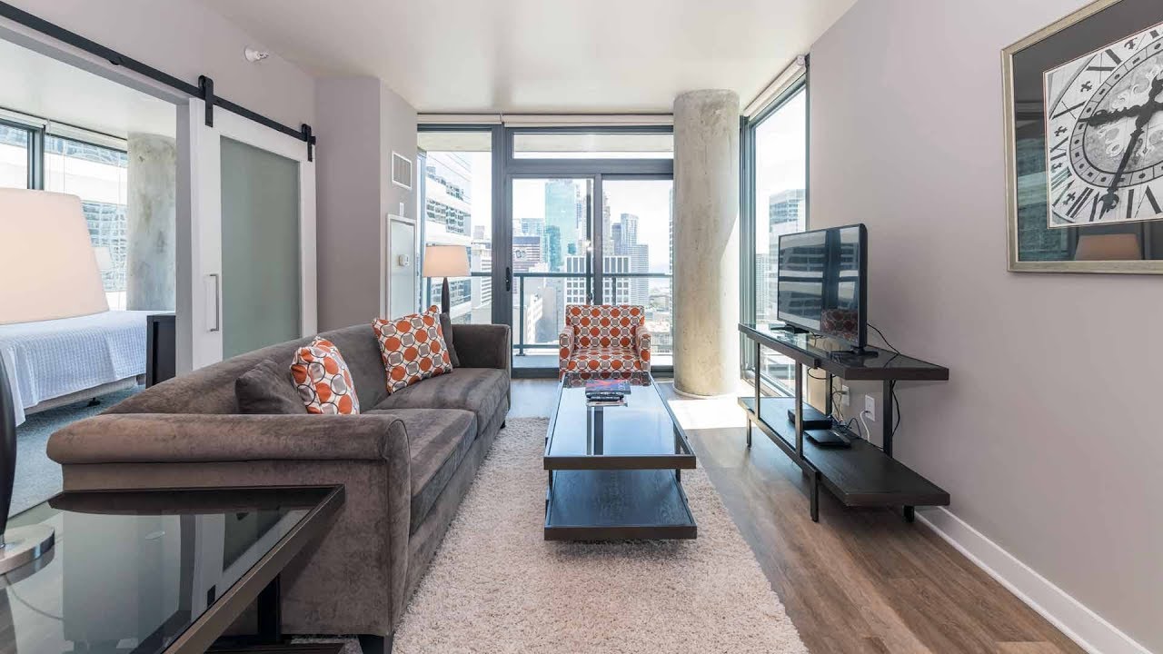 A furnished short-term two-bedroom in a convenient River North location