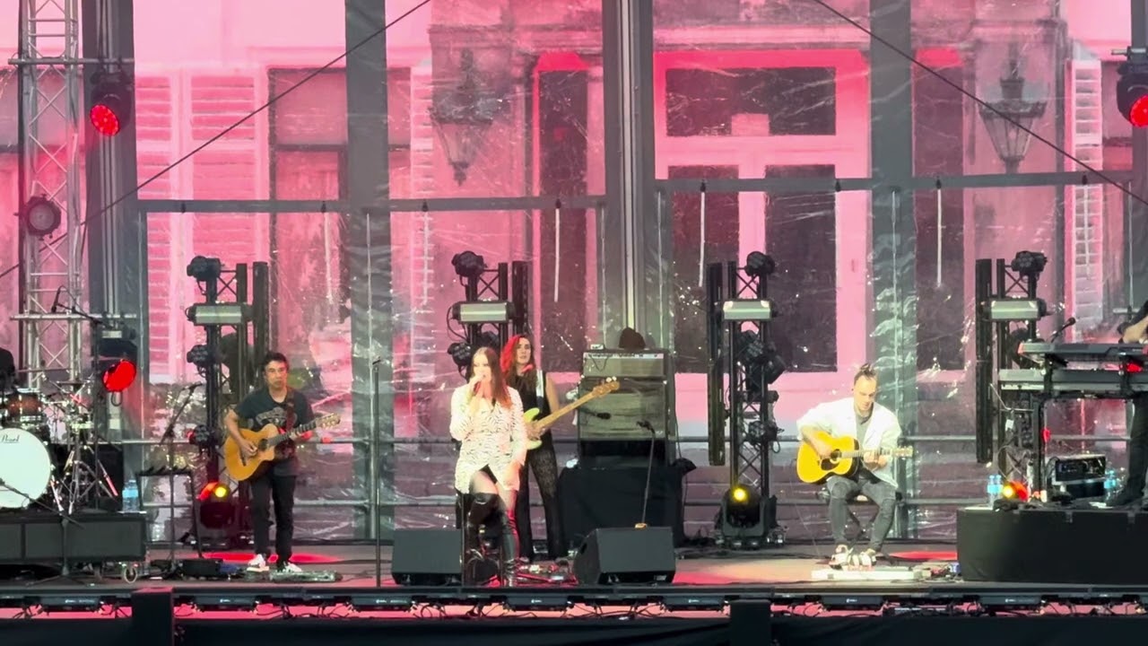 Floor Jansen - Royal Park - Our decades in the sun