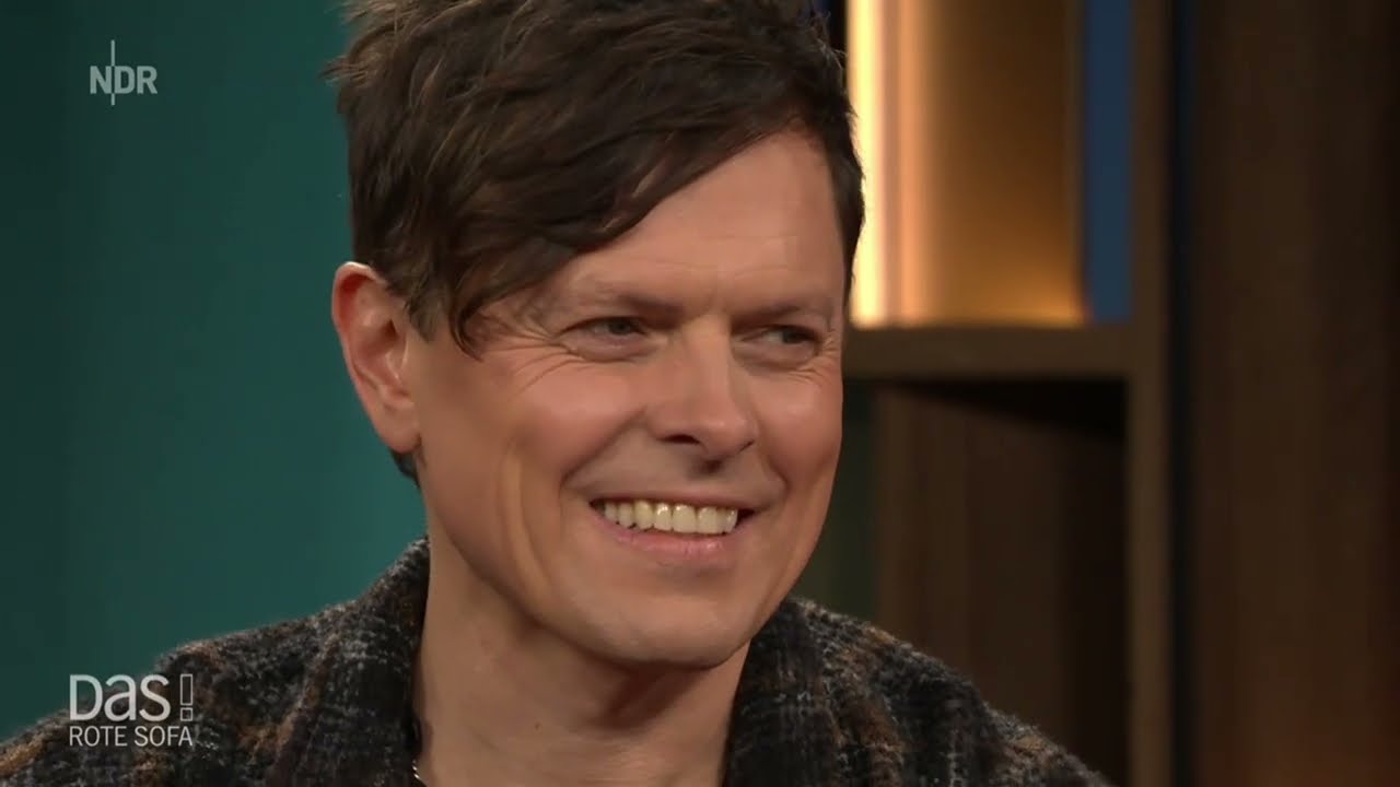 Michael Patrick Kelly  - TV-Interview + 