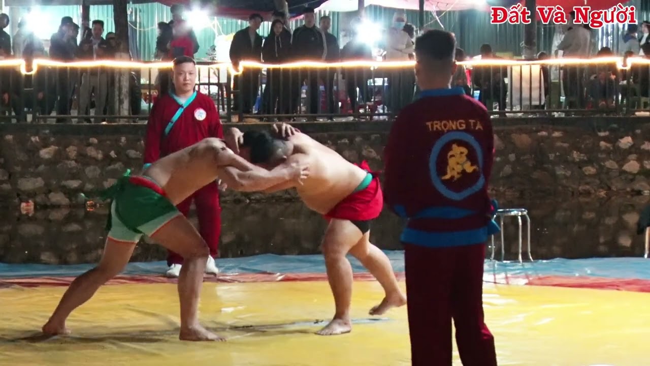 NGUYỄN B&Aacute; LỰC GIẢI ANH T&Agrave;I QUAN &Acirc;M.Đấu Vật Traditional Vietnamese Mens Wrestling.