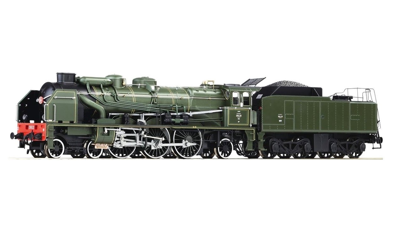 Roco SNCF 231 E.22 Steam Locomotive pulling C.I.W.L. 