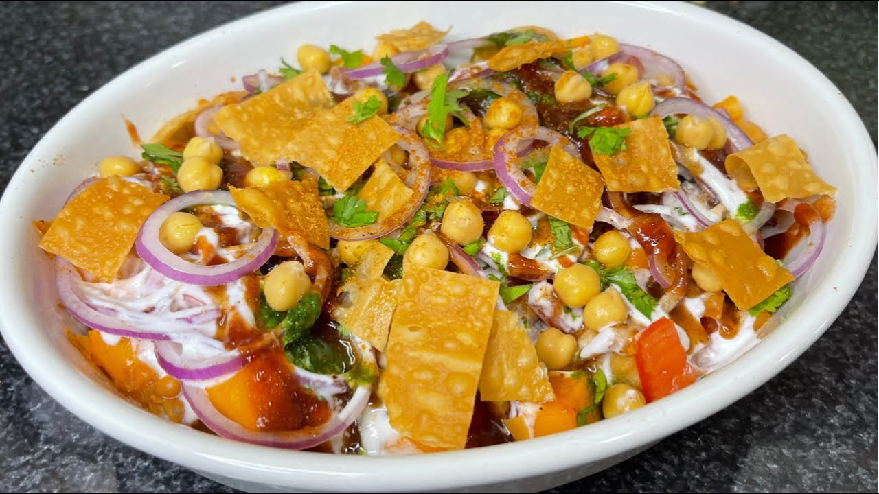 Aisi Chapatti Chaat K Apki Dhoom Mach Jaye | Chana Chaat Street Style by Huma in the Kitchen