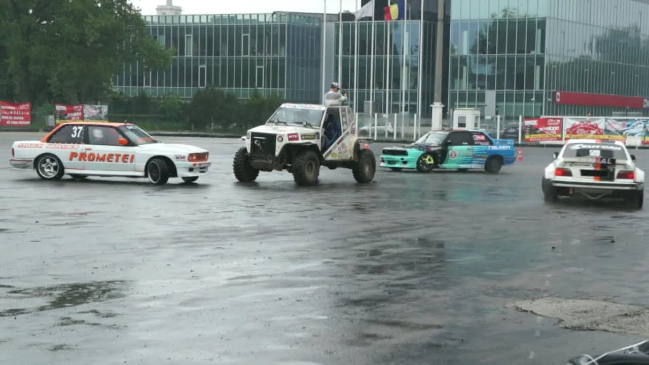 Show combinat de drift - off road - vehicule senilate - moto - ploaie