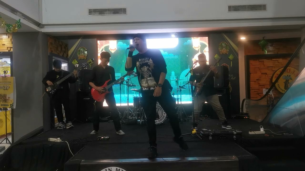 Suaranya mirip vokalis AVENGED SEVENFOLD - GUNSLINGER