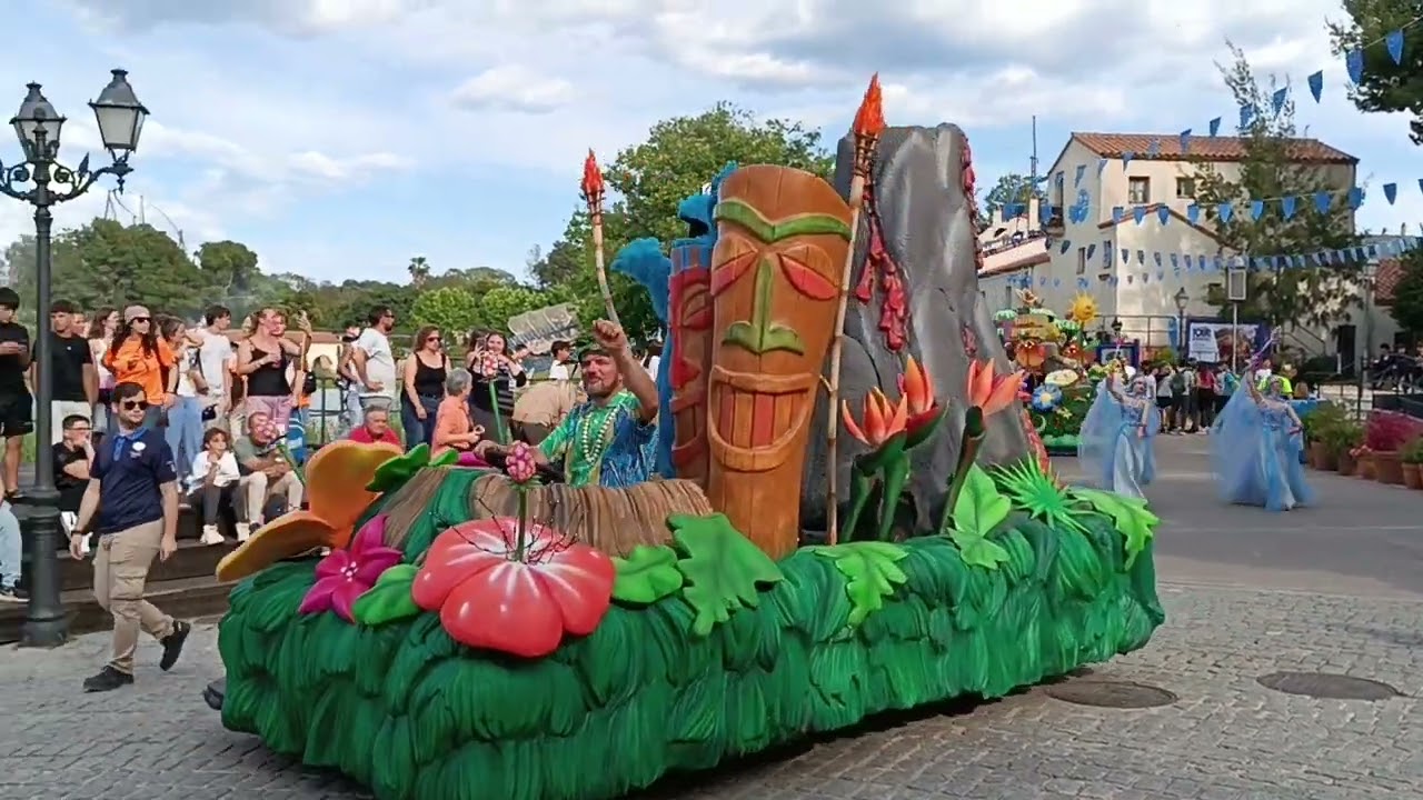 Port Aventura Birthday Parade