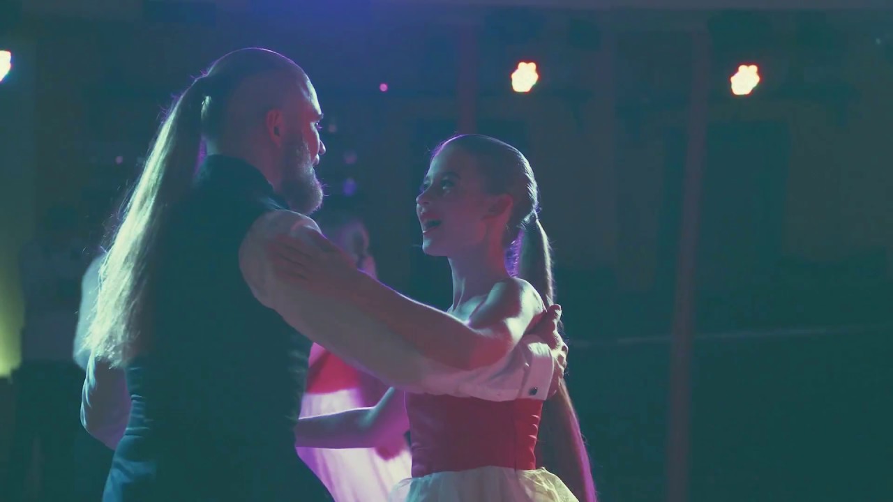 Кросс-степ вальс под Welcome to Mystery