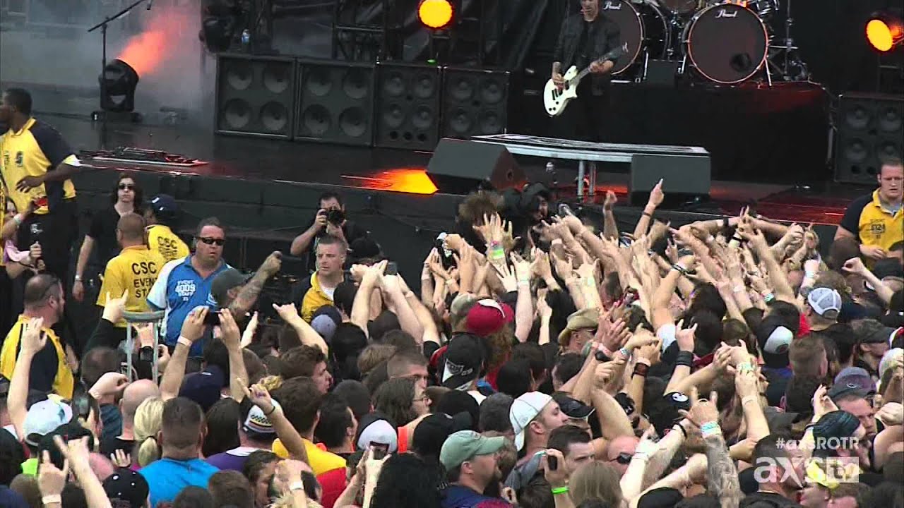 Papa Roach - Broken Home *Jacoby fun (Rock On The Range Festival 2015)
