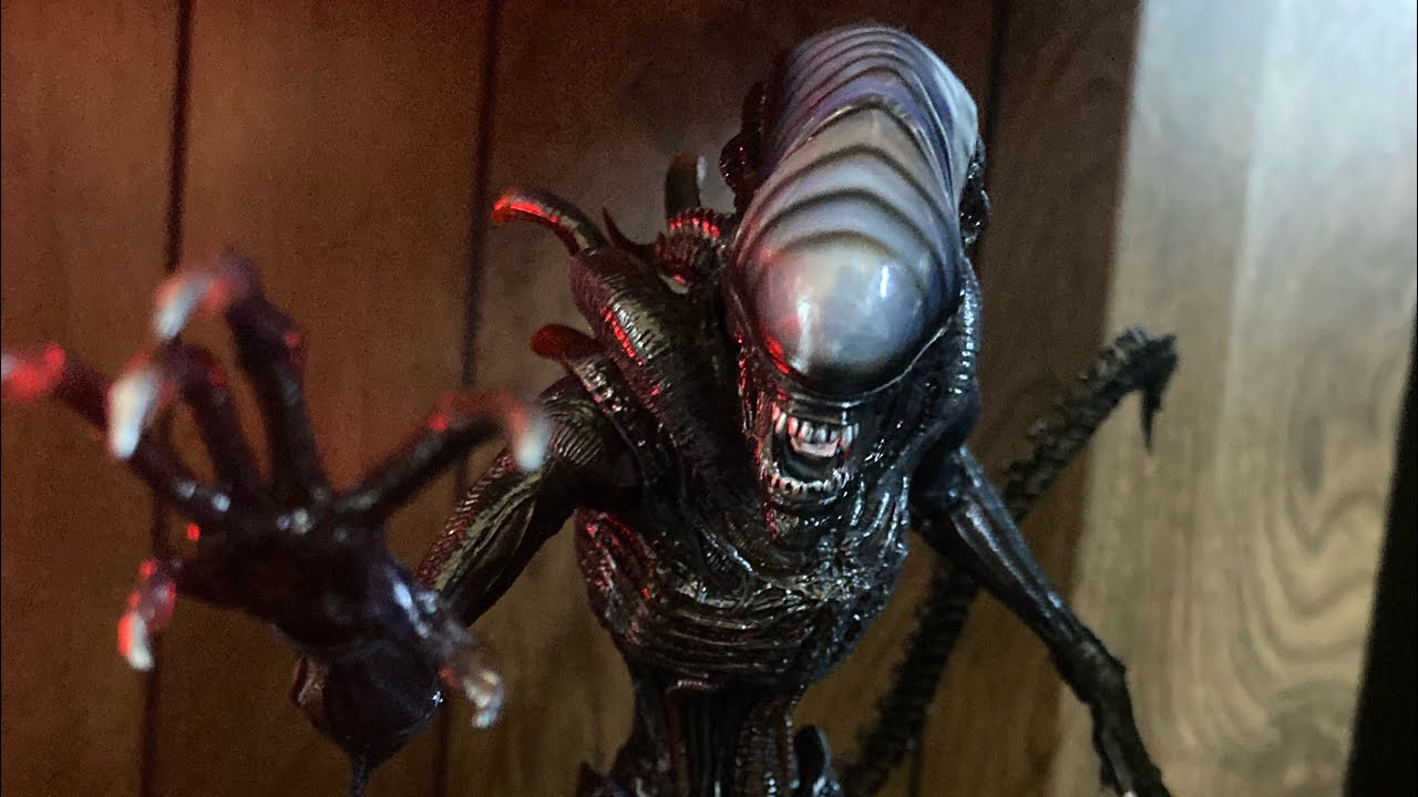 SCORCHED XENOMORPH / NECA / UNBOXING / REVIEW