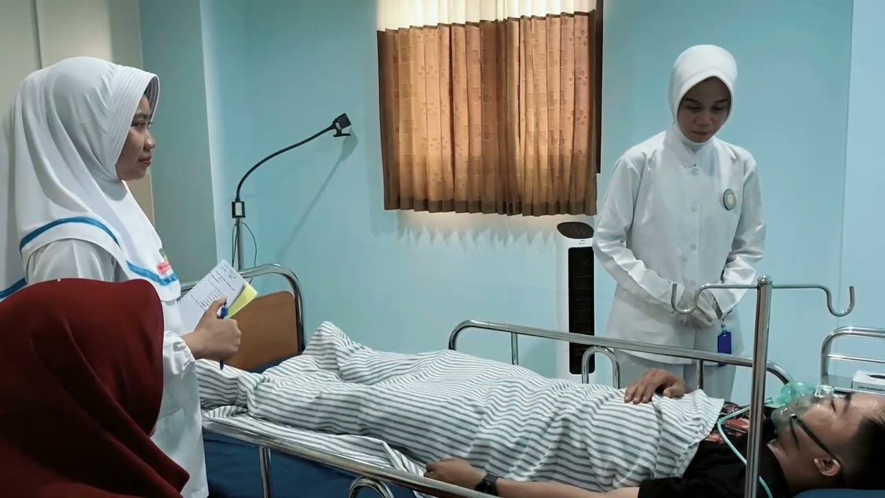 GROUP ASSIGNMENT: KOMUNIKASI DASAR KEPERAWATAN (ROLE PLAY KOMUNIKASI PERAWAT DENGAN PASIEN ICU)