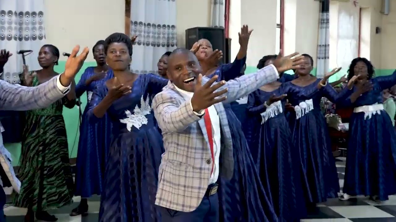 NASHANGAA UMBAJI WA MUNGU  live Sunday service