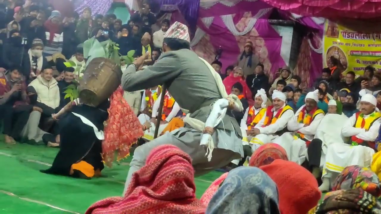 पहाड़ी ढोल दमाऊ के साथ बहुत ही सुन्दर डांस की प्रस्तुति// मेरी बुड़ली कख छू❤️🤣