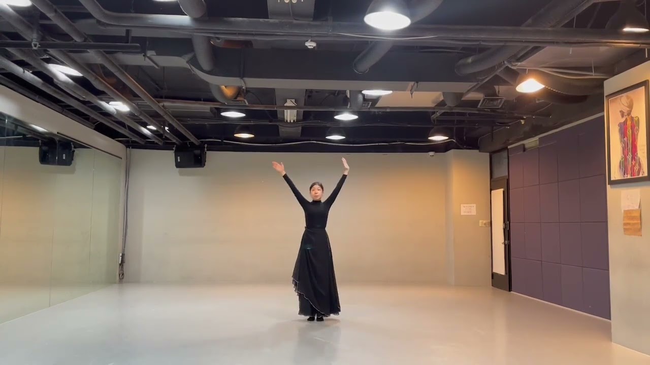 Julie Ha   Korean Traditional Dance (Buchae Dance/ Choreographed creative dance)