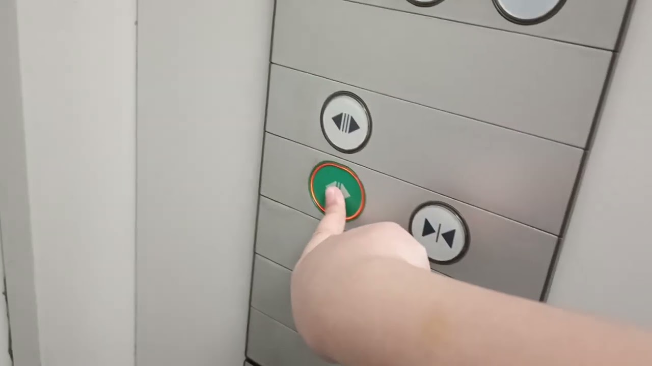 Fujitec elevator at treepark city apartemen alpine tower (lift barang)