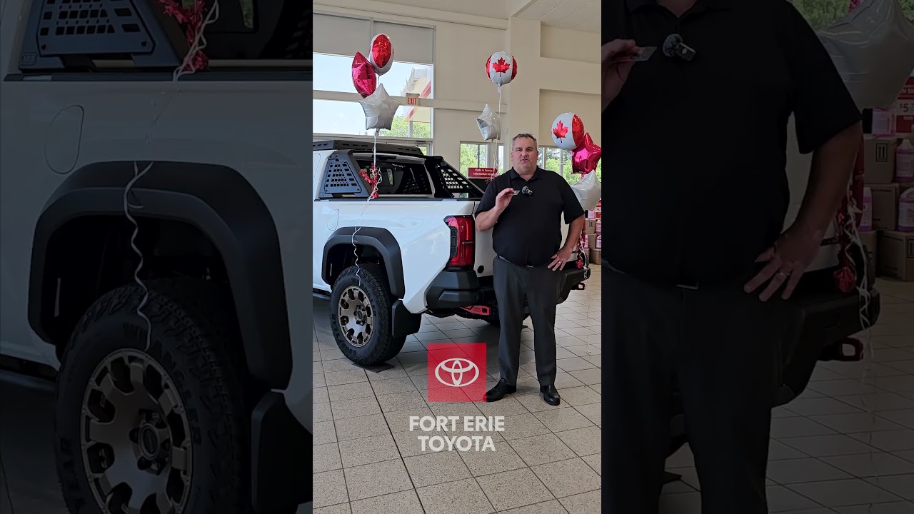 С Днем Канады от Fort Erie Toyota!